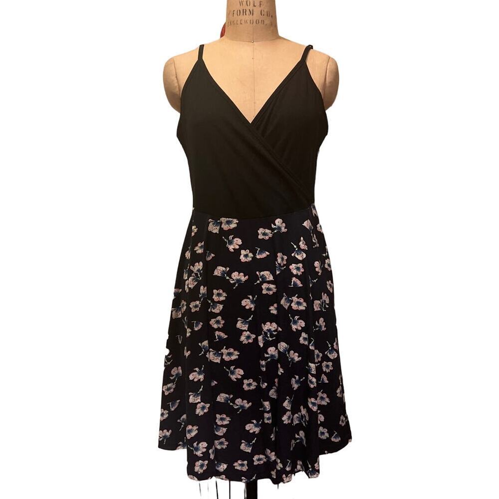 Aphratti V-Neck Spaghetti Strap Wrap Dress Floral NWT Size XXL - Picture 3 of 12